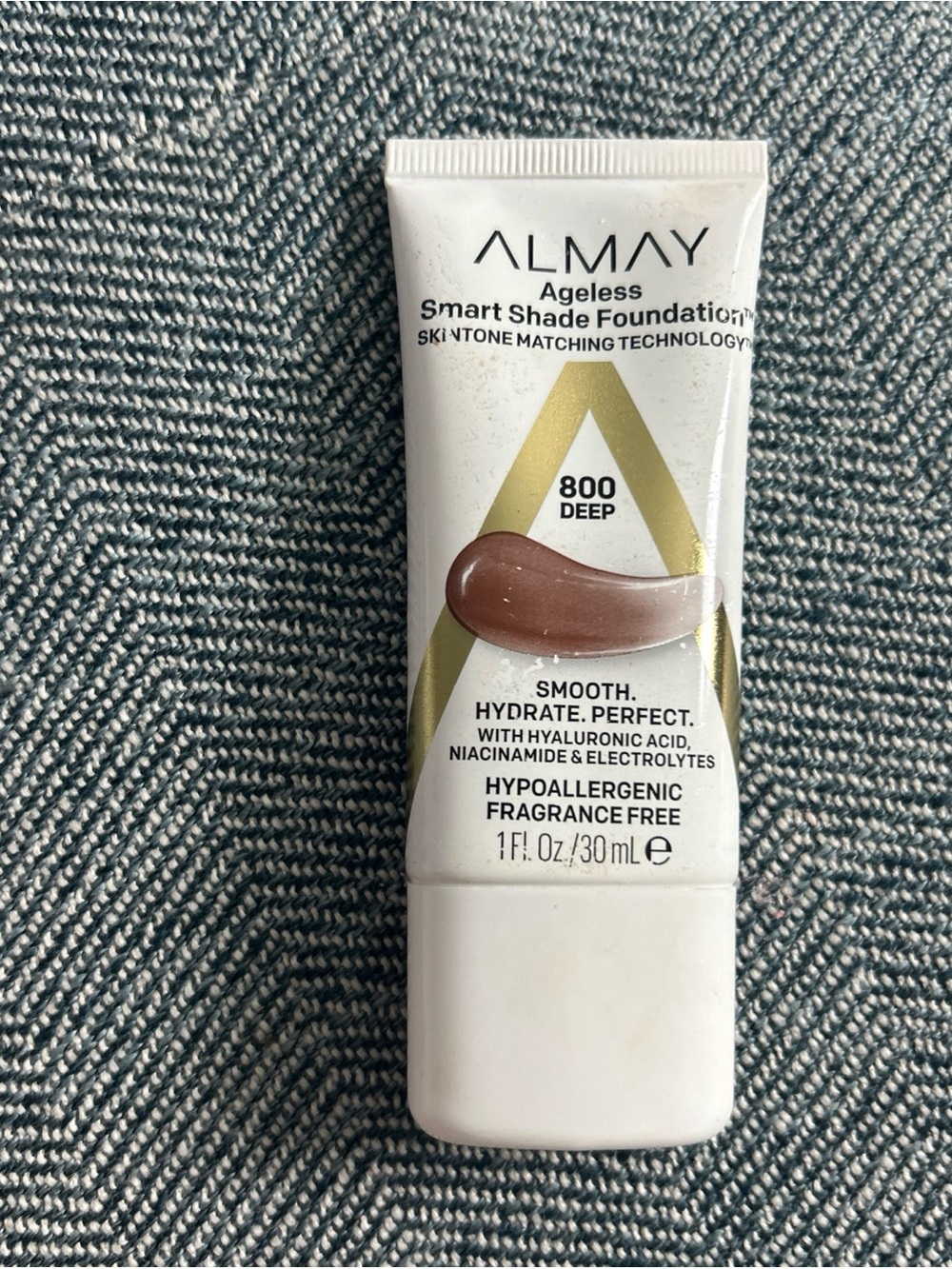 Almay Ageless Smart Shade Liquid Foundation Makeup, 800 Deep, 1 fl oz
